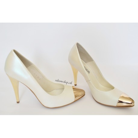 White Pearl + High Heels